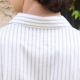 Camisa Nika, a rayas blancas