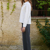 Camisa Nika, a rayas blancas