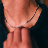 Collar Johnny, plateado