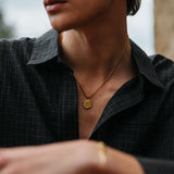 Collar Saint, dorado