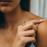 Anillo Miro, dorado
