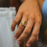 Anillo Miro, dorado