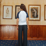 Camiseta raglán Brando, blanca y azul marino